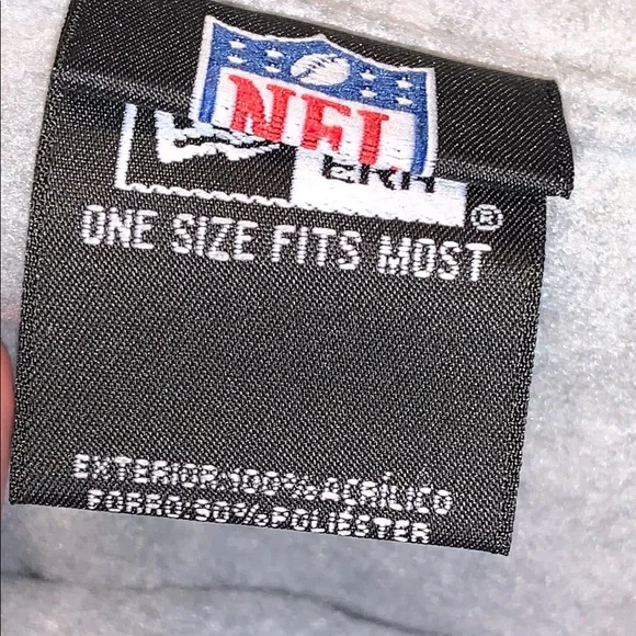 New Era Minnesota Vikings Knit Beanie with Pom and Logo - Picture 3 of 5